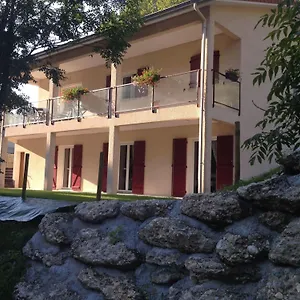 *** Frühstückspension De Servant Roulottes Et D'hotes Frankreich